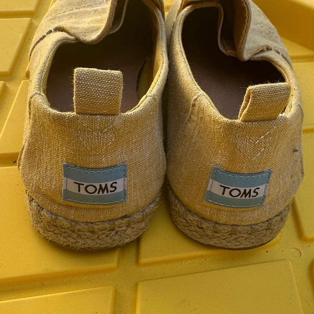 Toms Women's Light Yellow Espadrilles